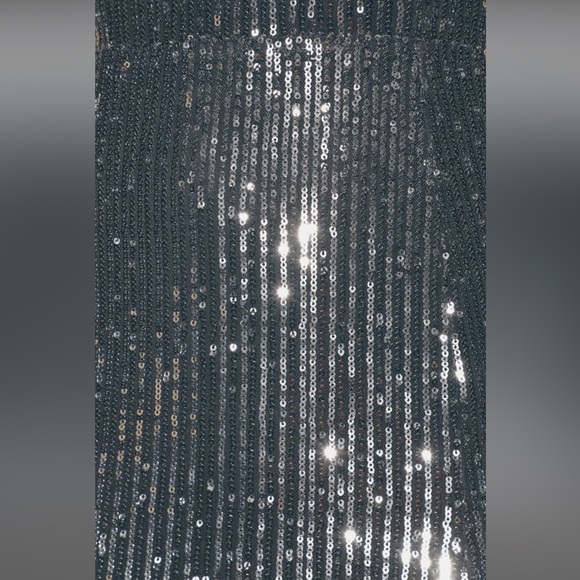 NWT lulu’s once in a lifetime silver/grey sequin off shoulder mini dress - Picture 5 of 6